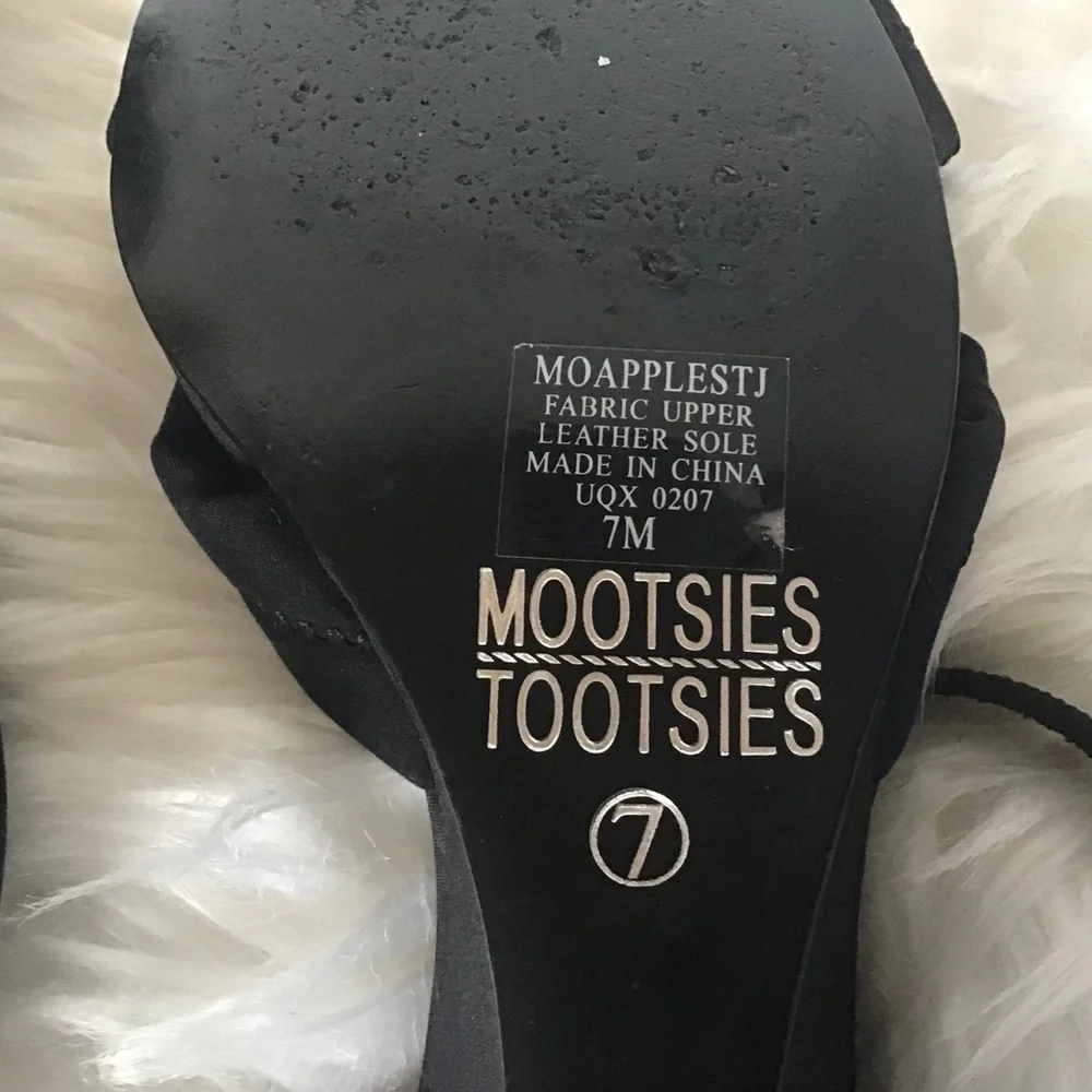 Mootsies Tootsies black fabric upper open toe knotted wedge slingback sandal S 7